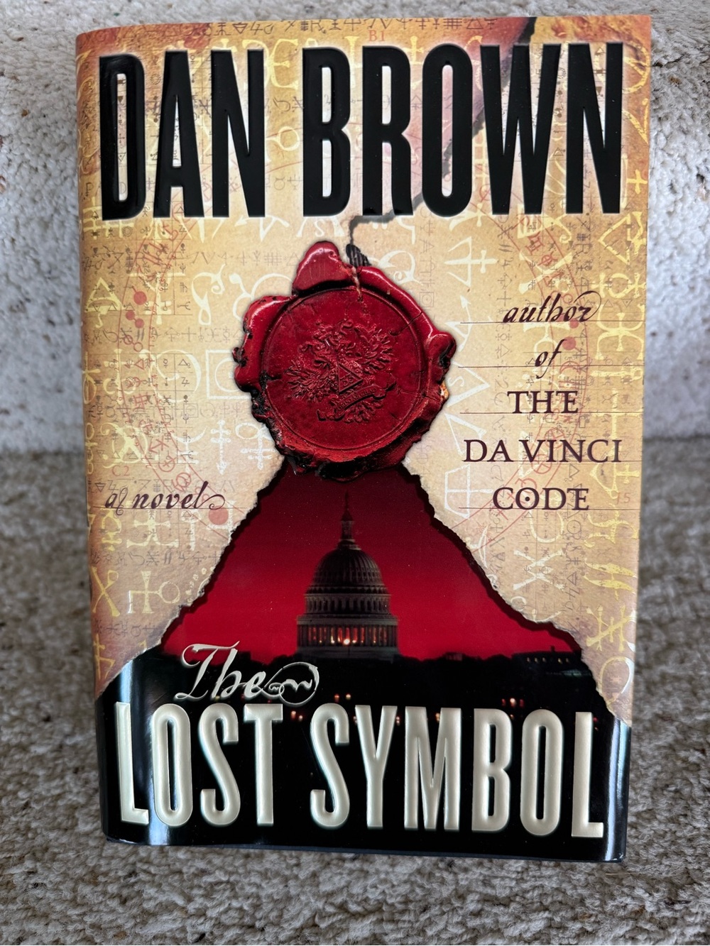 Dan Brown — The Lost Symbol (Red & Gold Cover)